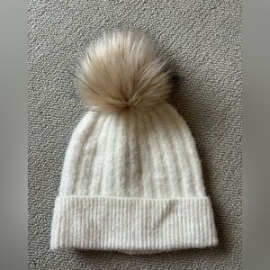 Aritzia Pom beanie- Auxiliary